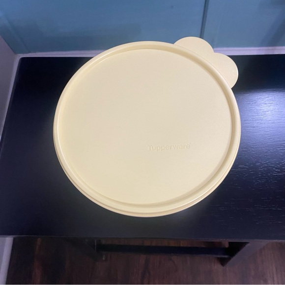 New Tupperware Small Mixing Bowl W Lid Yellow New 6c - Picture 4 of 6